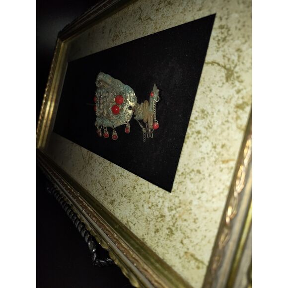 OLD Tibet Silver Hairpin Inlaid Red Coral & Gray Sapphire Dragon in Shadowbox - Picture 9 of 9